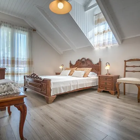 Averto Luxury Mansion